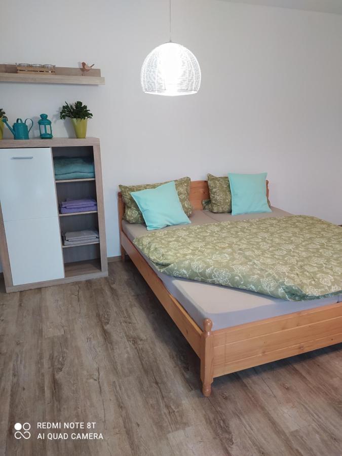 Apartman Eliska Vinohradni 200 Leilighet Šimonovice Eksteriør bilde